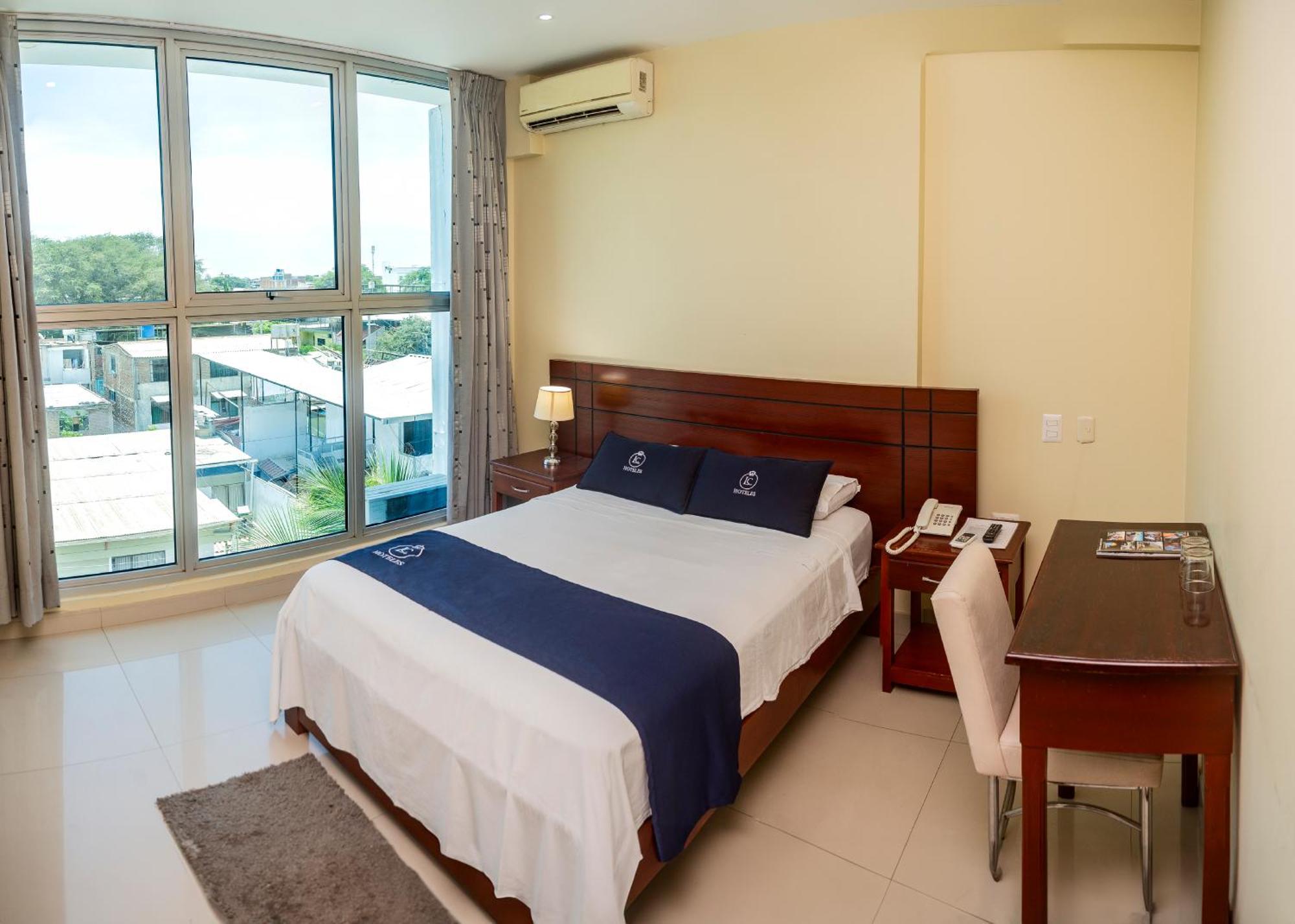 Lc Hoteles Piura Luaran gambar