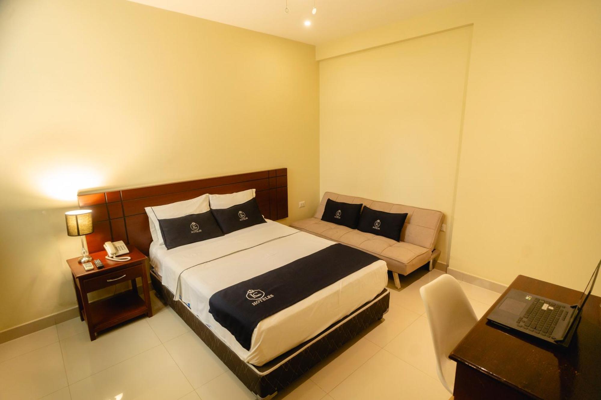 Lc Hoteles Piura Luaran gambar
