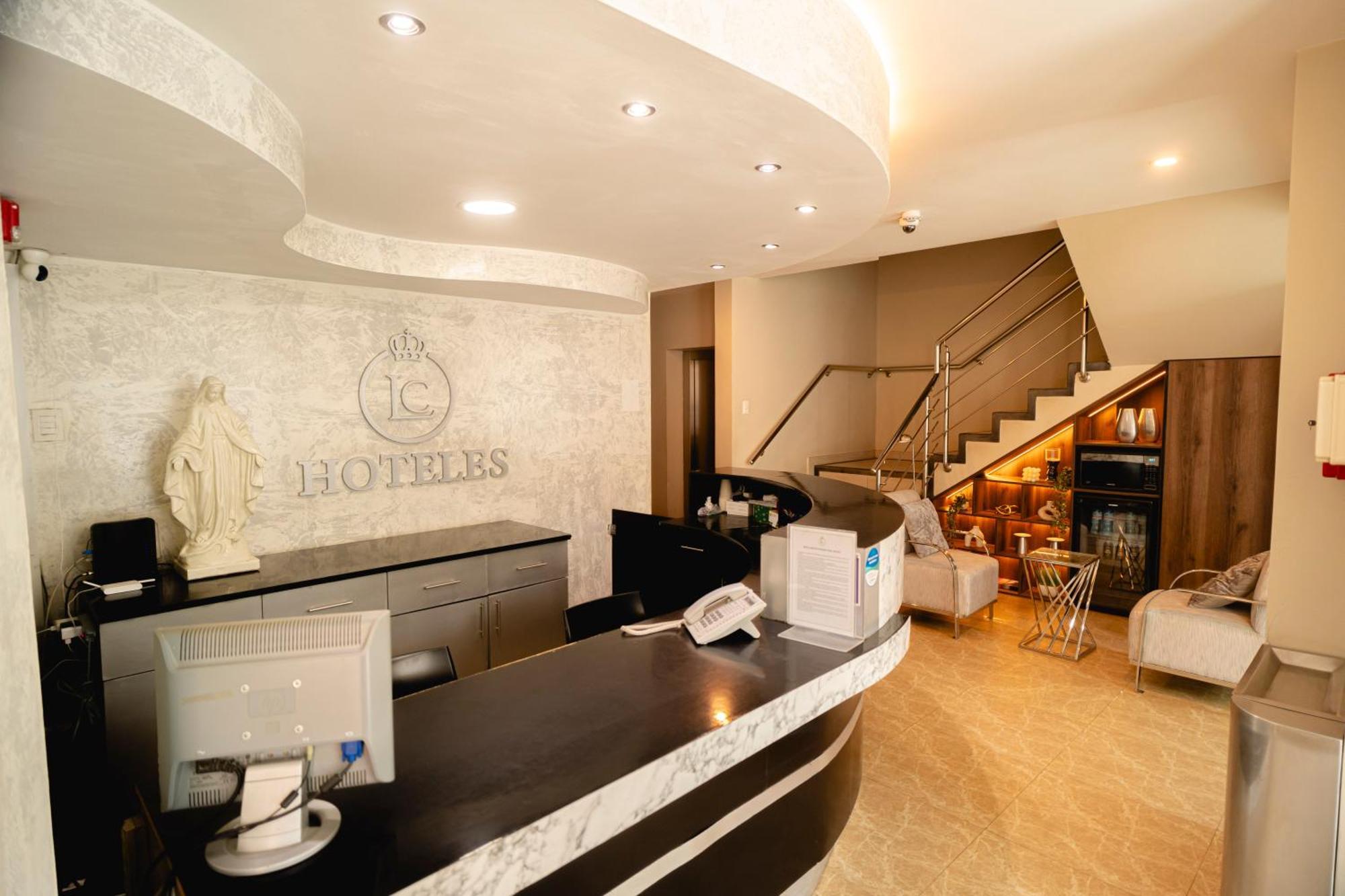 Lc Hoteles Piura Luaran gambar