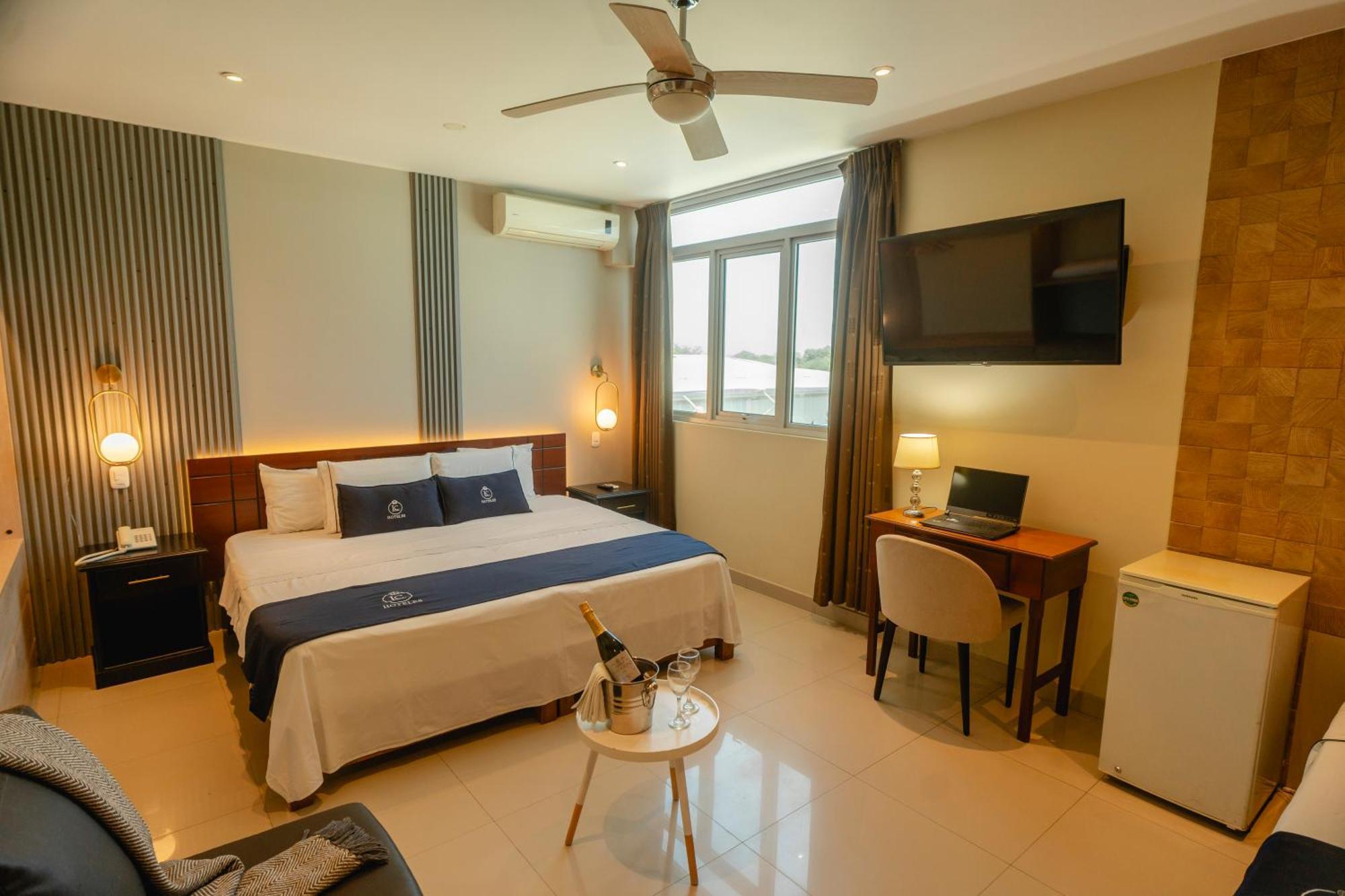 Lc Hoteles Piura Luaran gambar