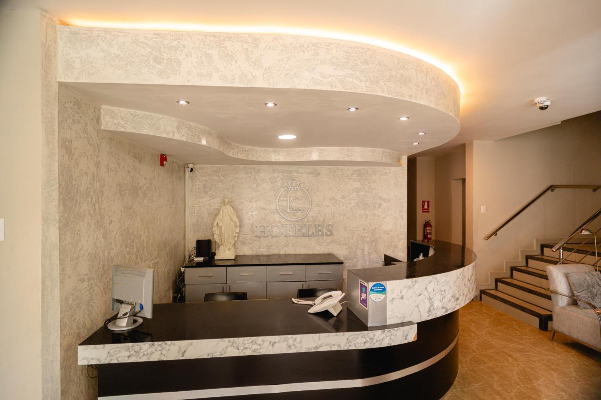Lc Hoteles Piura Luaran gambar