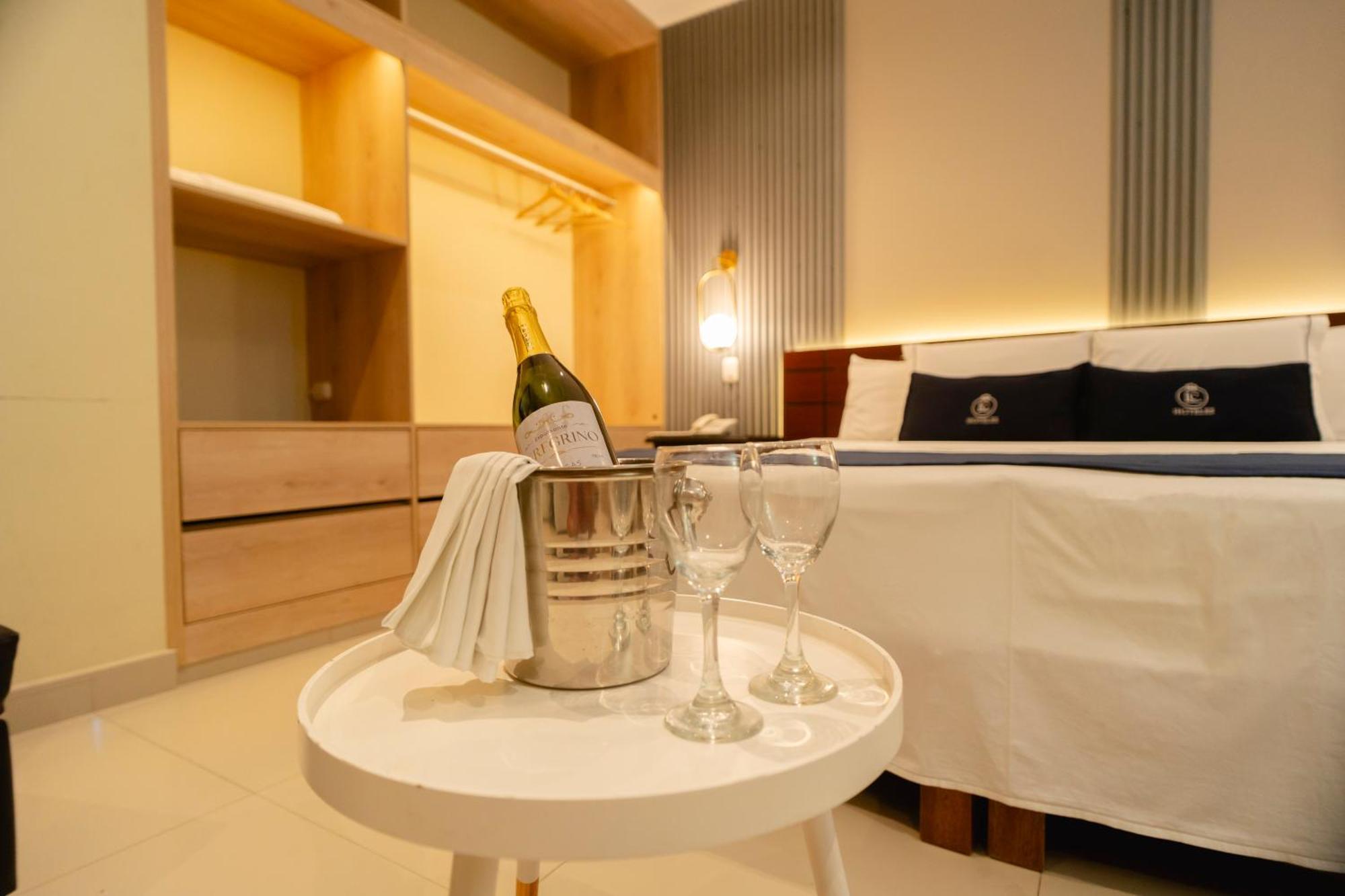 Lc Hoteles Piura Luaran gambar