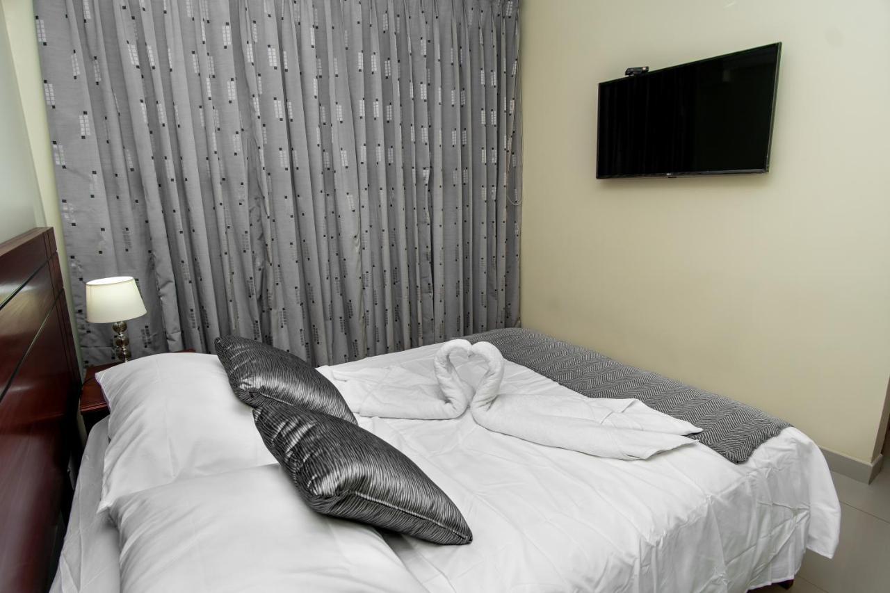 Lc Hoteles Piura Luaran gambar