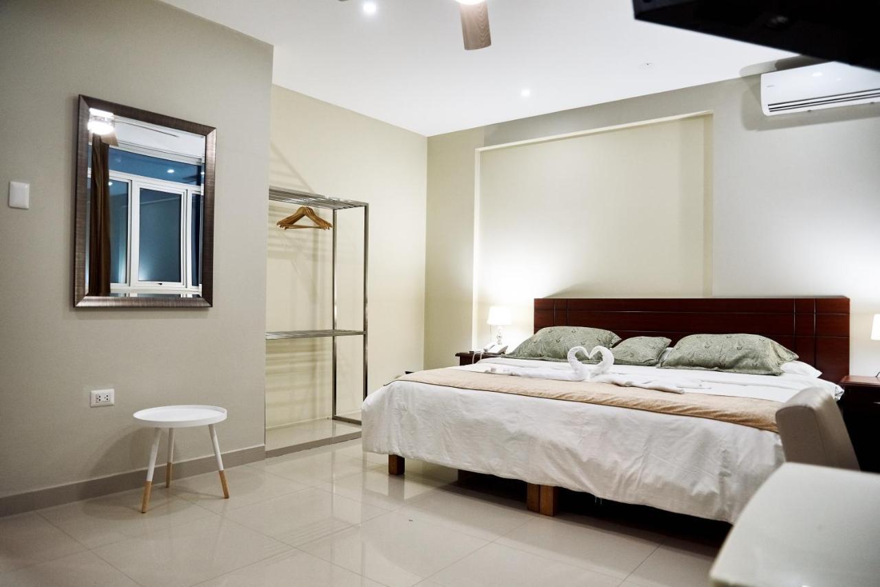 Lc Hoteles Piura Luaran gambar