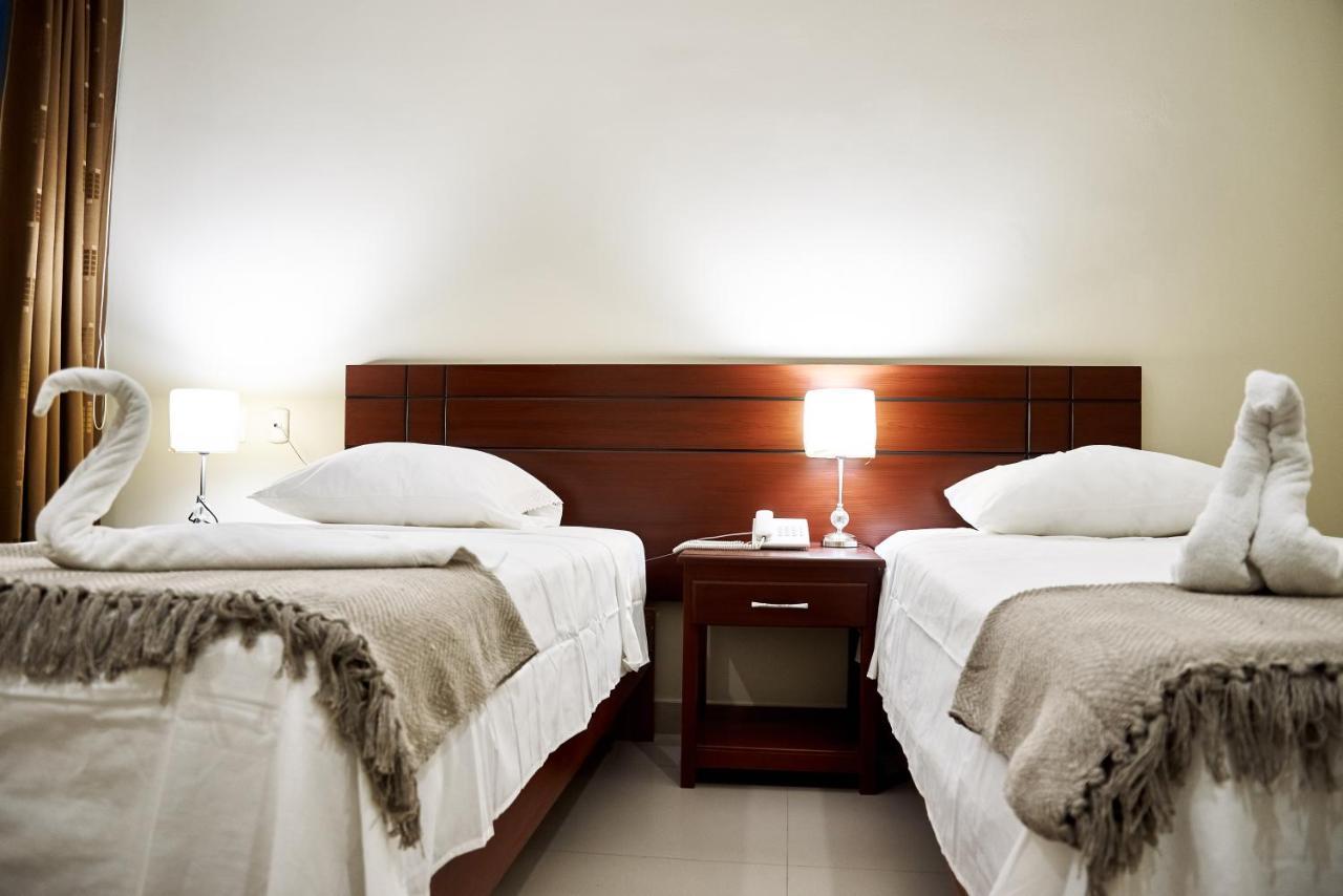 Lc Hoteles Piura Luaran gambar