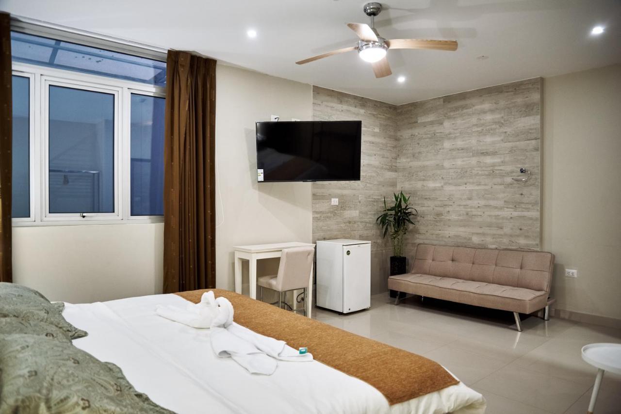Lc Hoteles Piura Luaran gambar